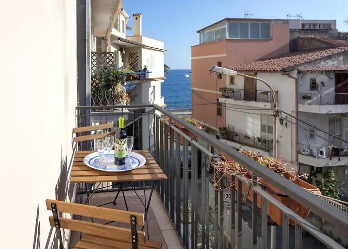 Il Fascino Della Sirena - A 2 Passi Dal Mare Di * Giardini Naxos